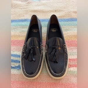 G.H. Bass & Co. Leather Slip-on Sneakers Women's White Tassel Loafers 8